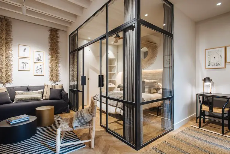 自然色彩的西班牙小复式 | 安静与品质的完美结合-1