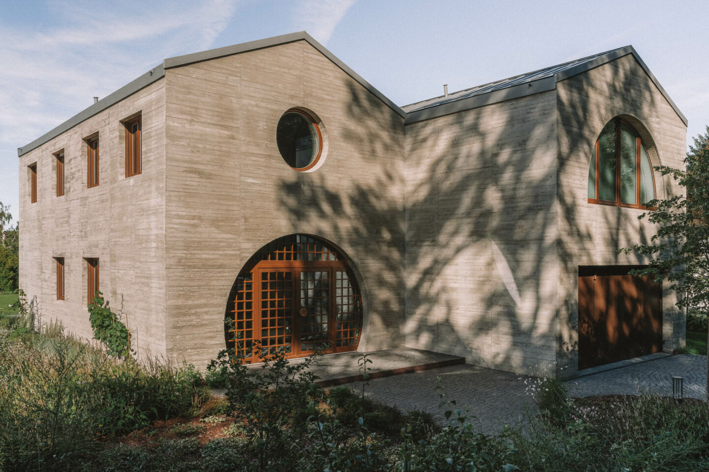 Blending In While Standing Out: The Duplex, By Atelier ST - IGNANT-4