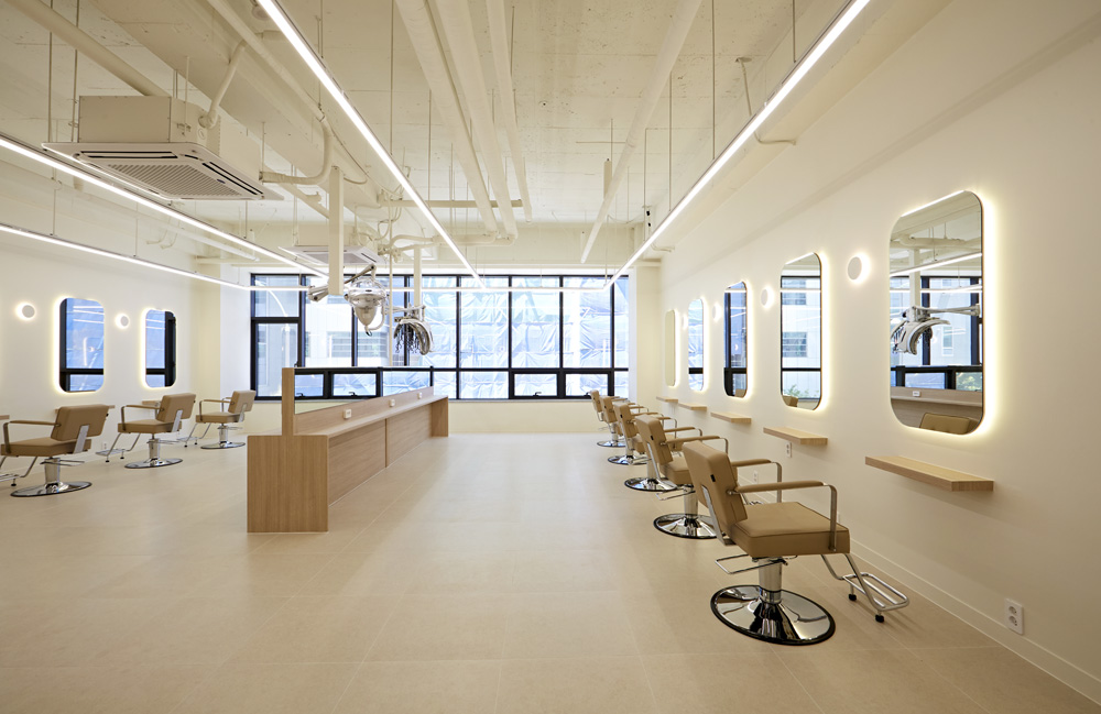 28 平米现代美容院空间设计，诠释极简美学-5