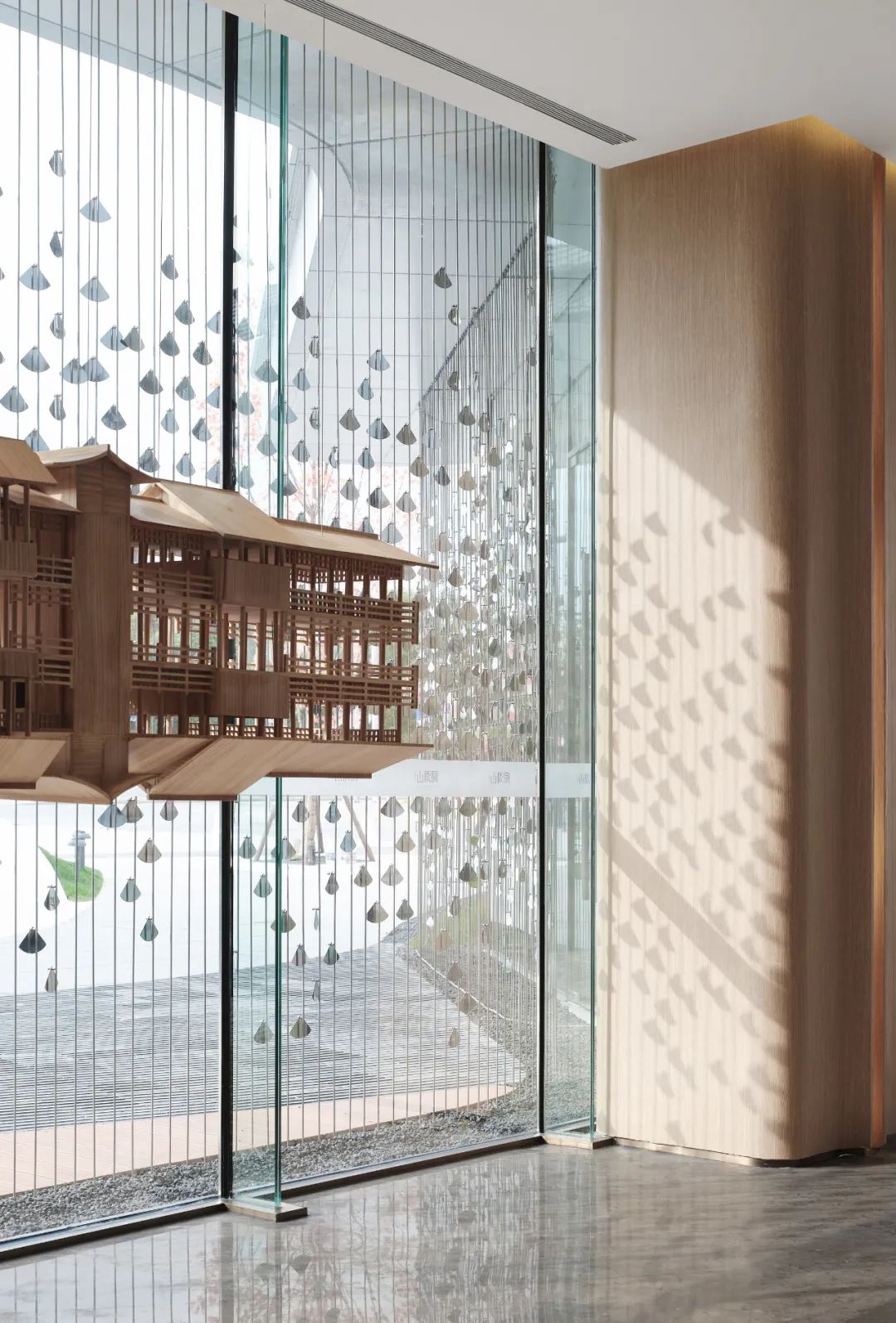 苏州美的阅湖山体验中心——自然诗意的现代空间-40