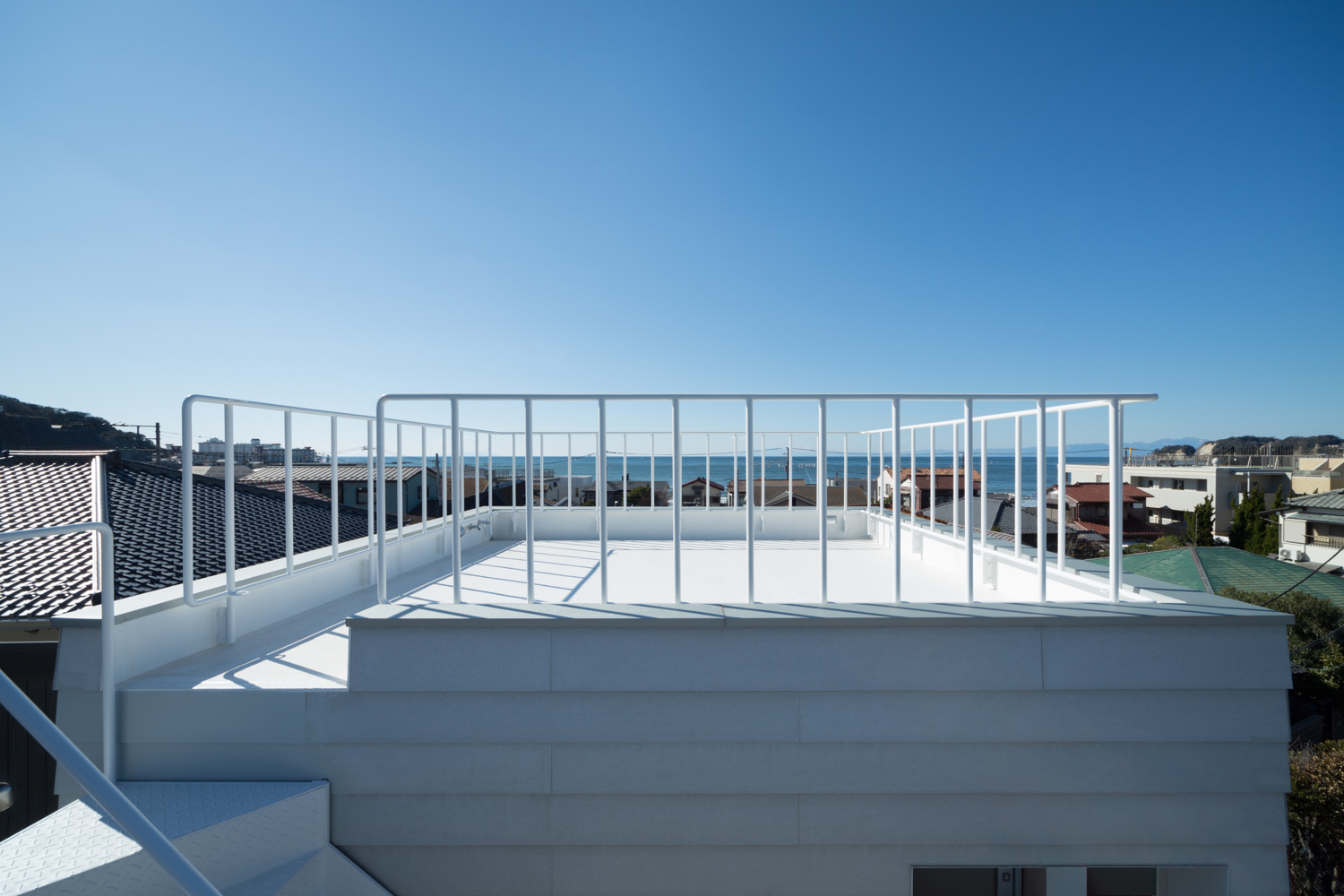 镰仓海岸木制办公空间-5