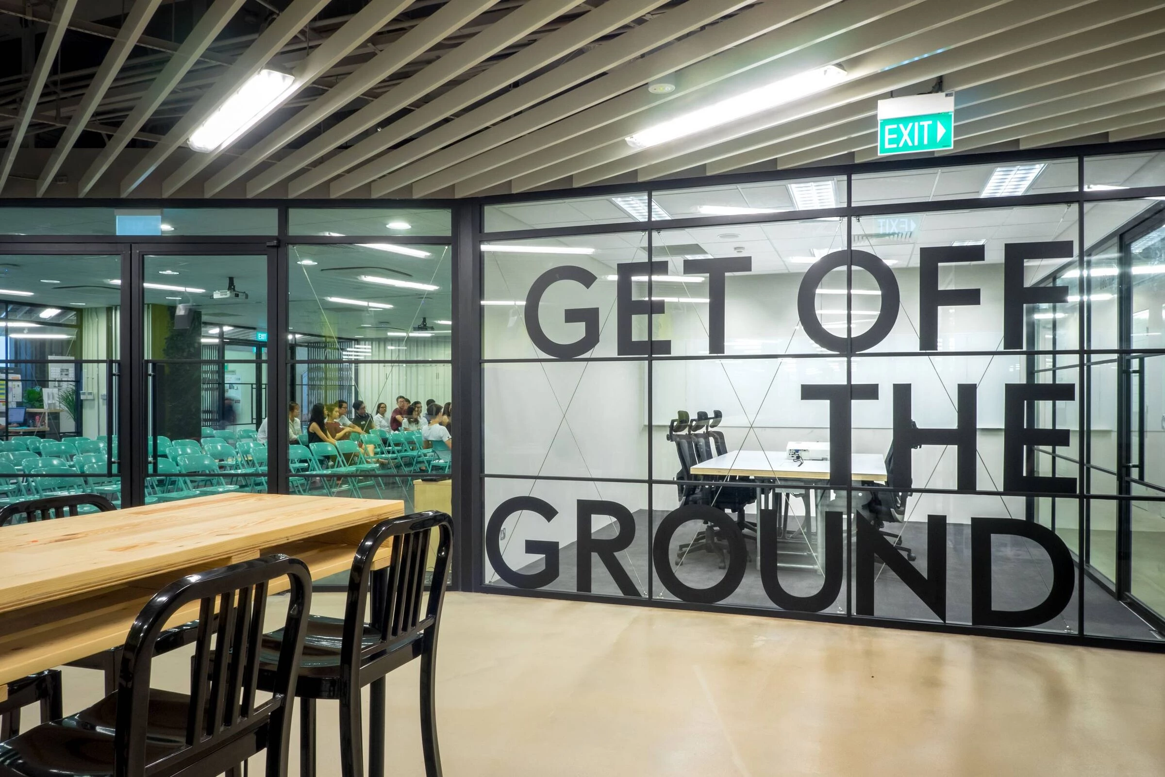 新加坡航空主题共享办公空间· Egg Creatives 的“梦幻航站”-36