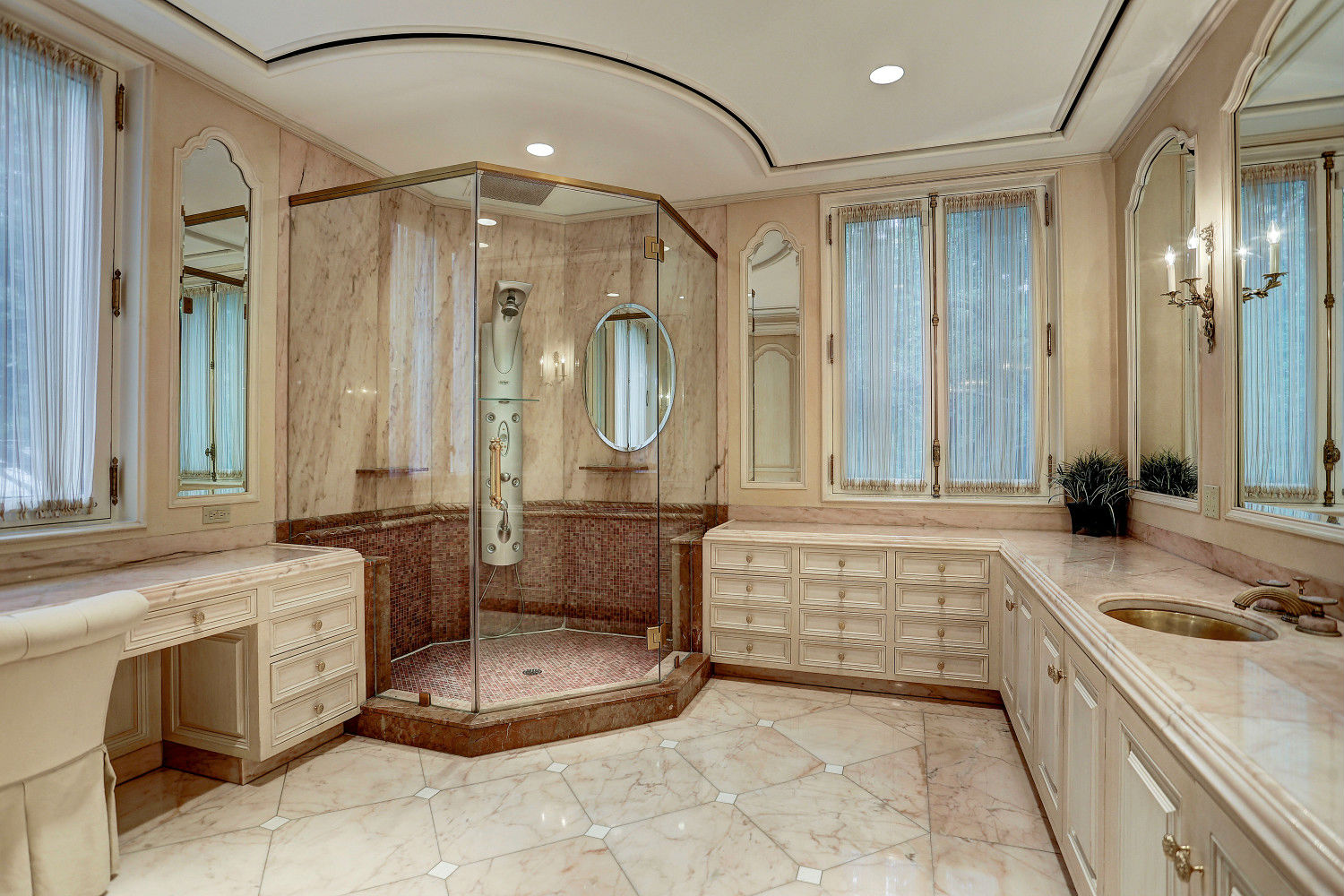 Luxurious Home Located in Houston, Texas, USA-22