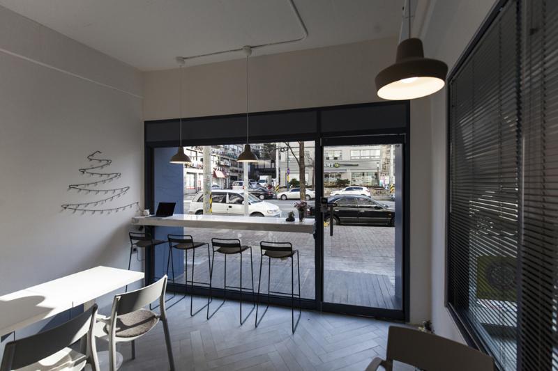 现代简约九坪咖啡厅，打造温馨舒适空间-7