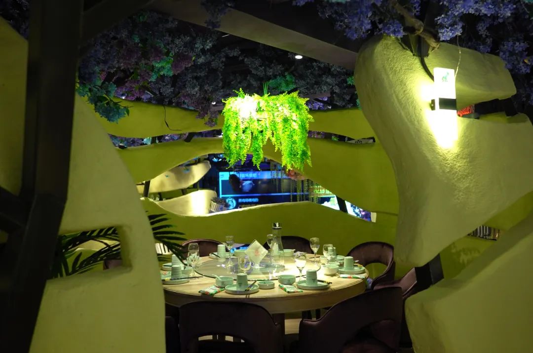 钱磊 | 餐饮空间不止餐饮,五光十色的视觉盛宴-62