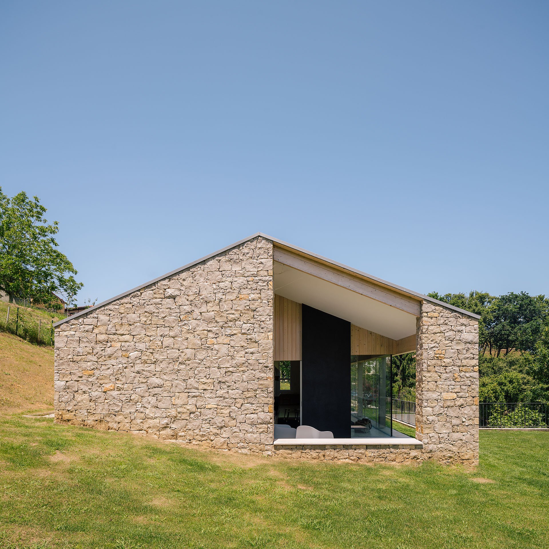 融合传统与当代的西班牙乡村别墅设计-9