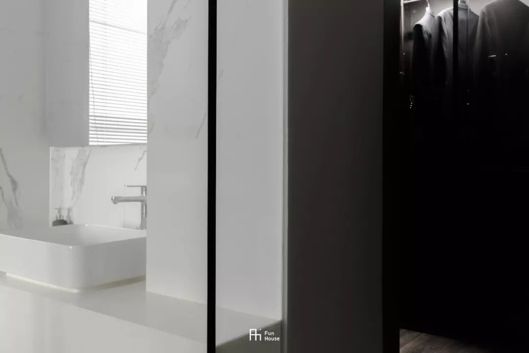 暗色方室 | FunHouse 设计融入宇宙元素-40