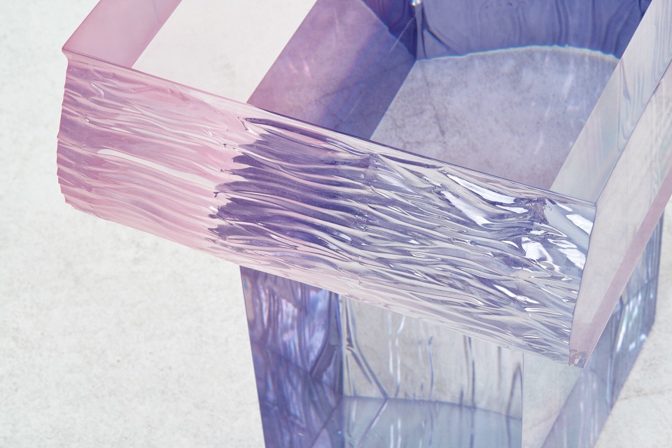 流光异彩的水晶桌设计-25