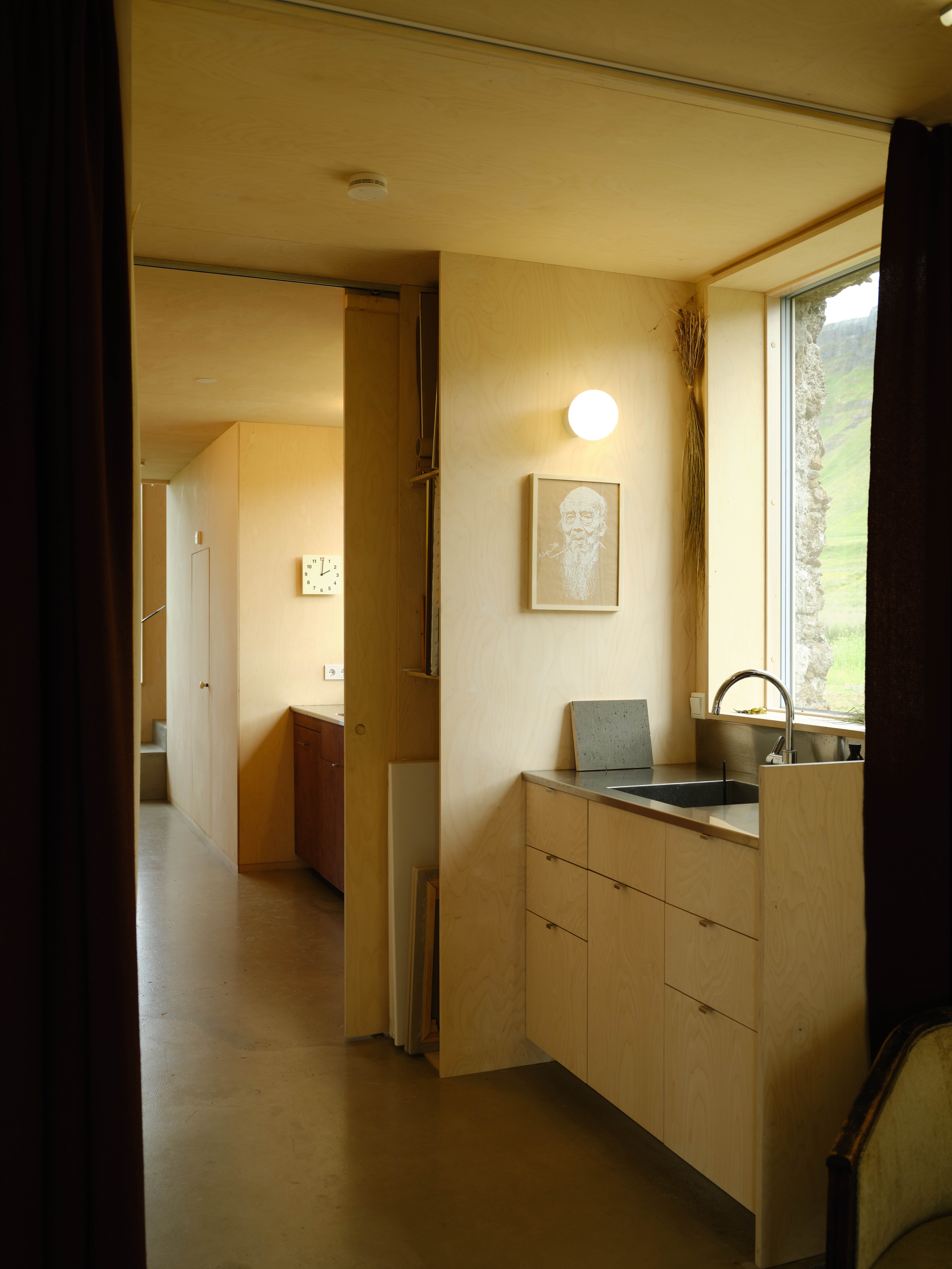 冰岛原生态艺术家工作室与度假屋改造-50