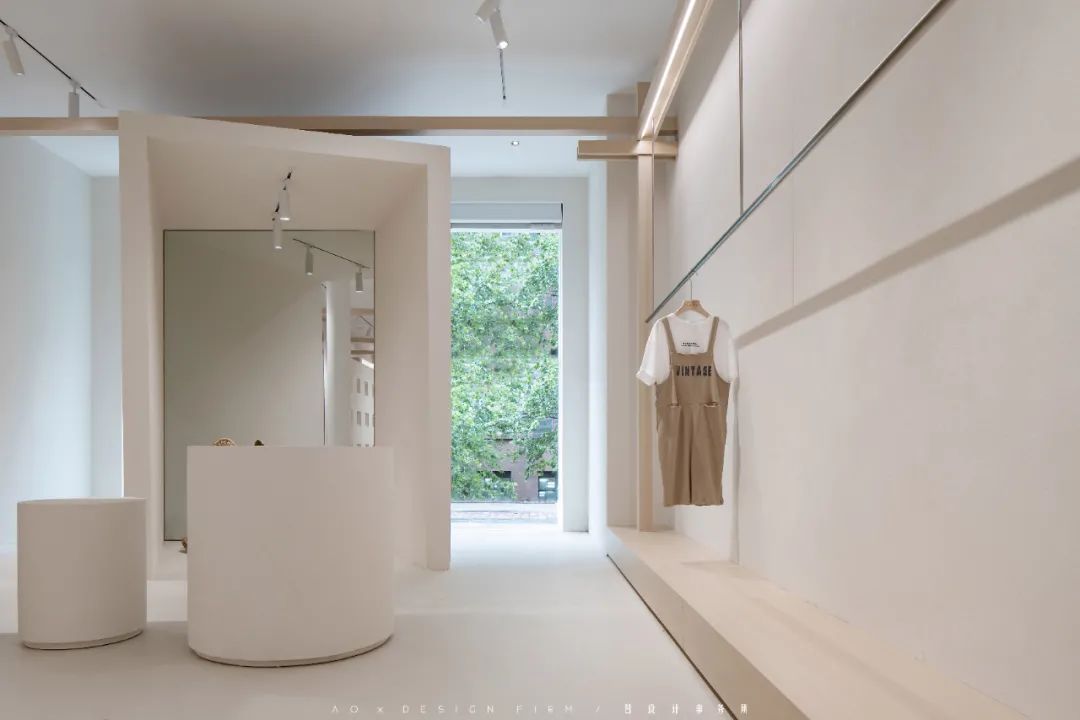 打破重组构建新秩序,南京 100㎡童装店设计展示创新空间美学-36