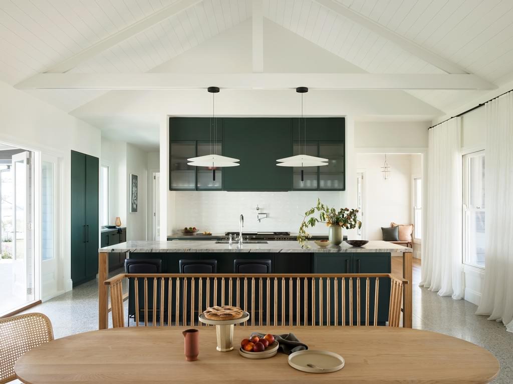 湖景别墅（注：House一般指独立式住宅，别墅较为贴合，若具体情境中更强调普通房屋，也可译为湖景房屋 ，但按照常规理解这里用湖景别墅更合适） 丨Arent&Pyke-26