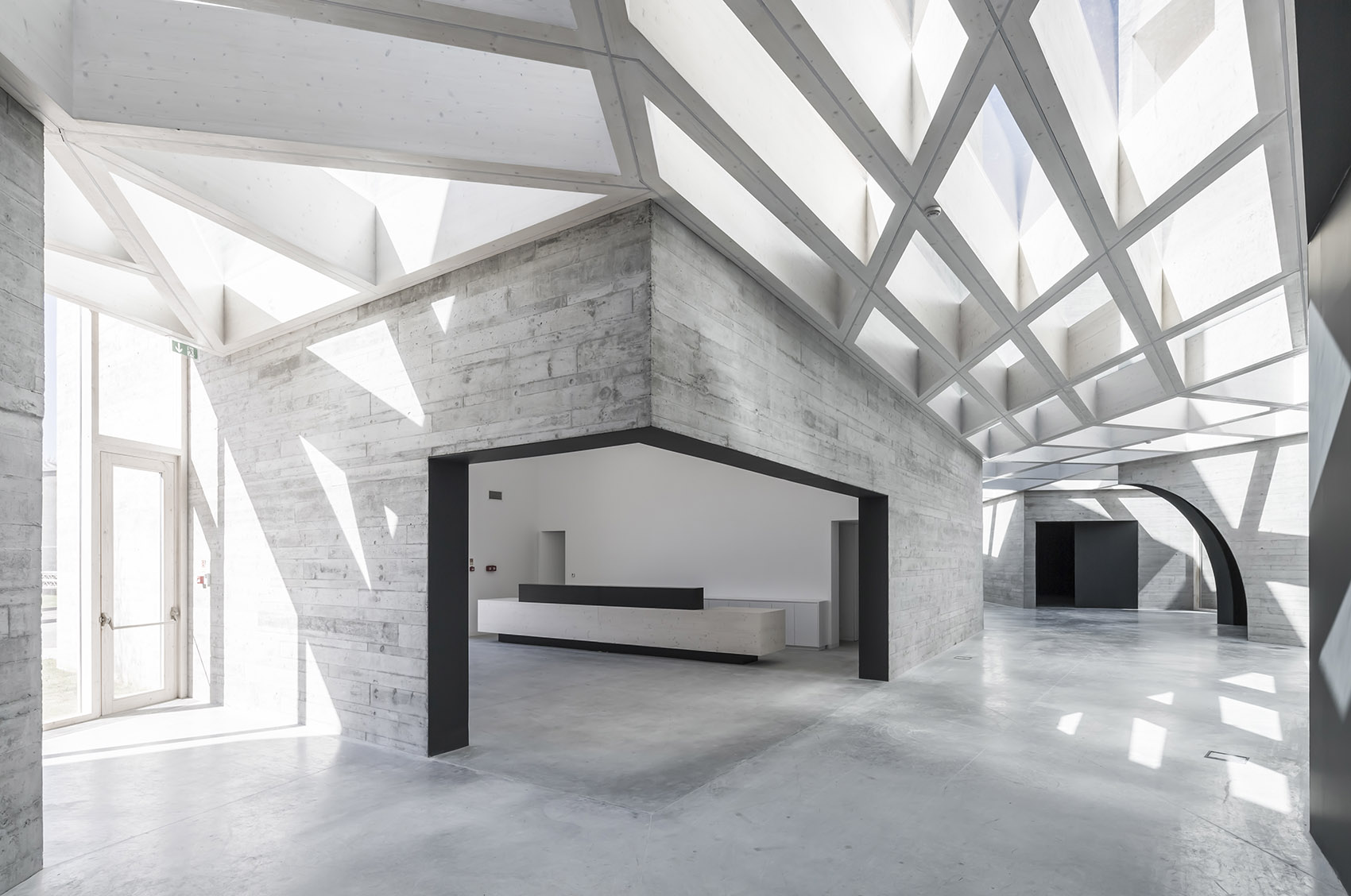 罗马风格艺术展示中心,葡萄牙 / spaceworkers-29