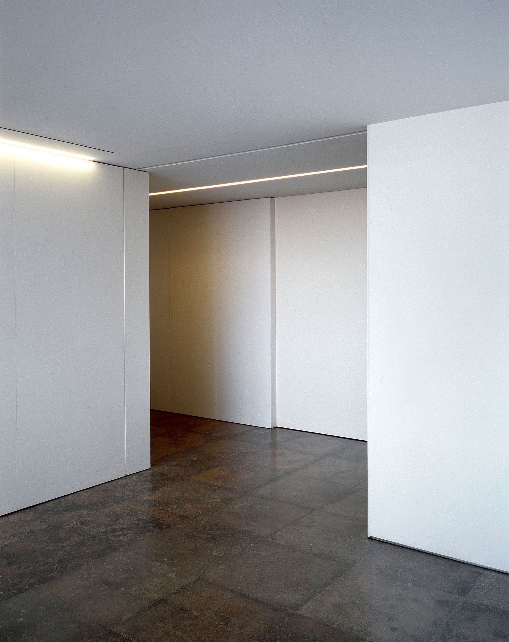 巴伦西亚翻新顶层公寓，现代风格与实用性的完美结合-12