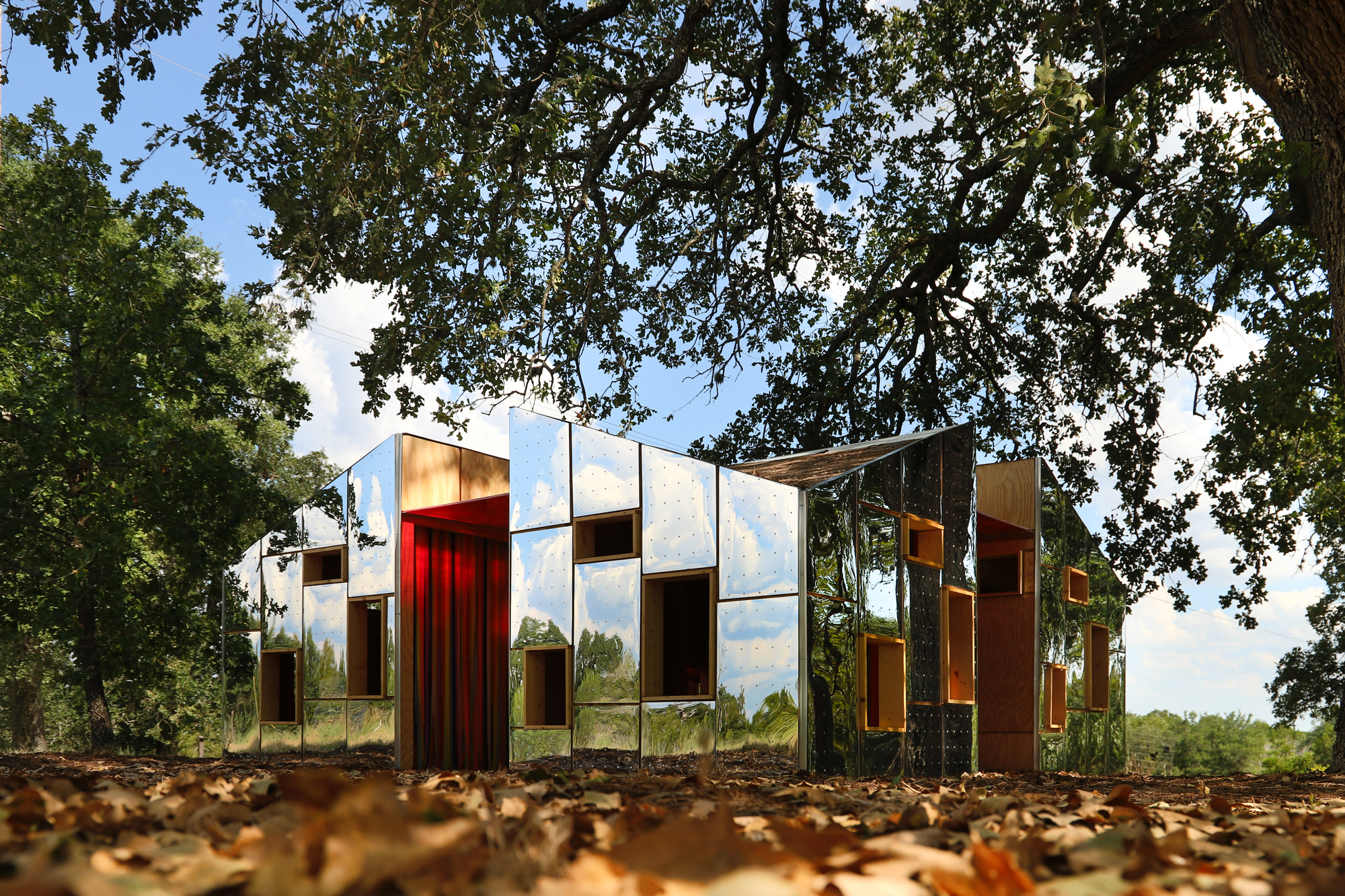 Hidden in Plain Sight Pavilion / Nelsen Partners-24