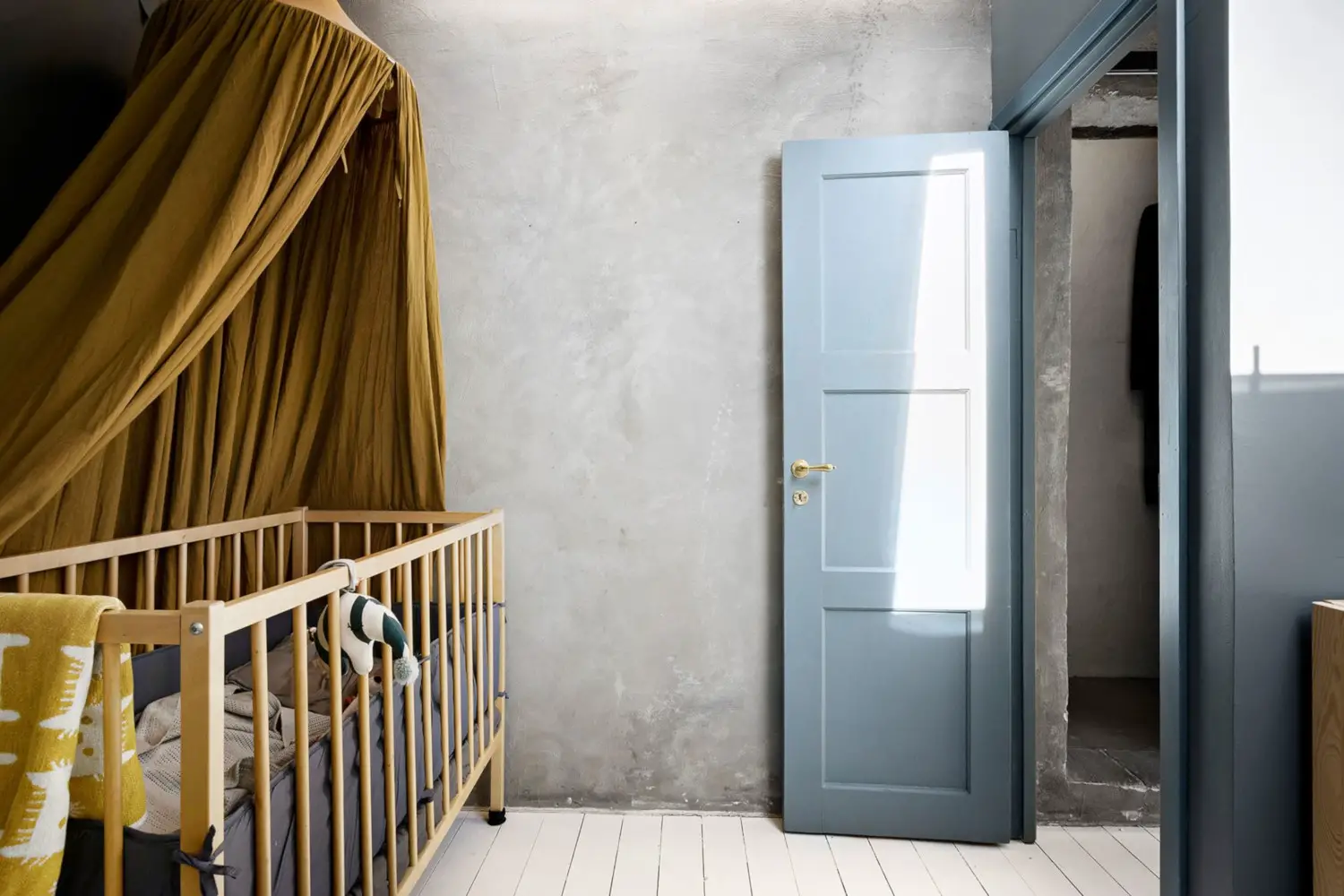 瑞典 50 年代建筑的工业风格 loft 公寓改造-20