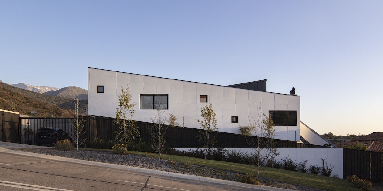 斜坡之居 · 家庭生活的连续空间实验-0