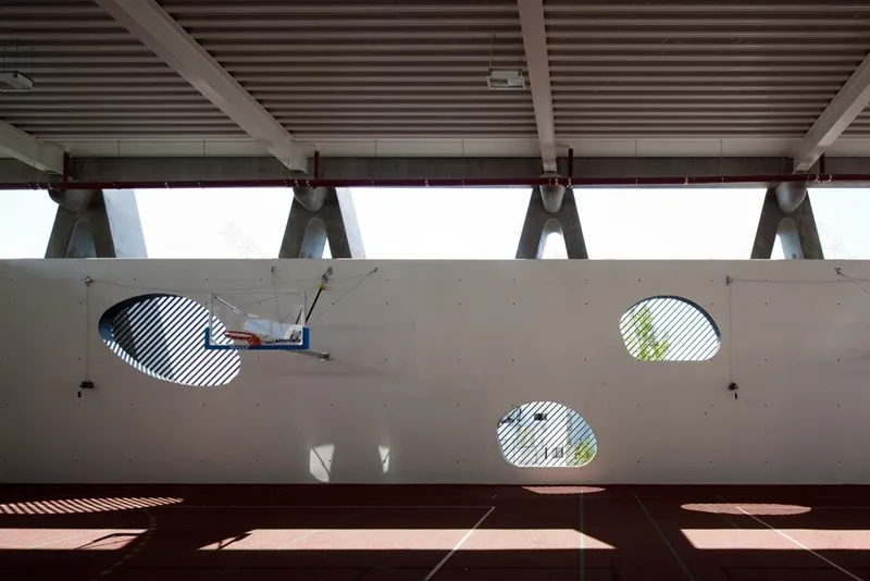 葡萄牙 Emídio Navarro 中学现代改造,室内设计焕新-17