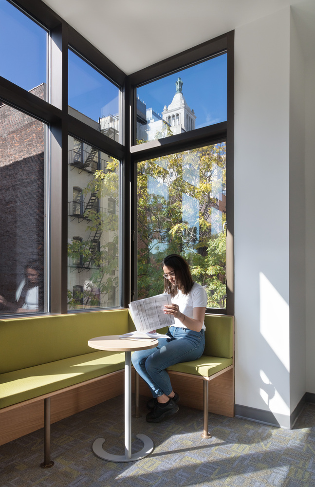 Friends Seminary School | 纽约历史建筑中的现代教育空间-39