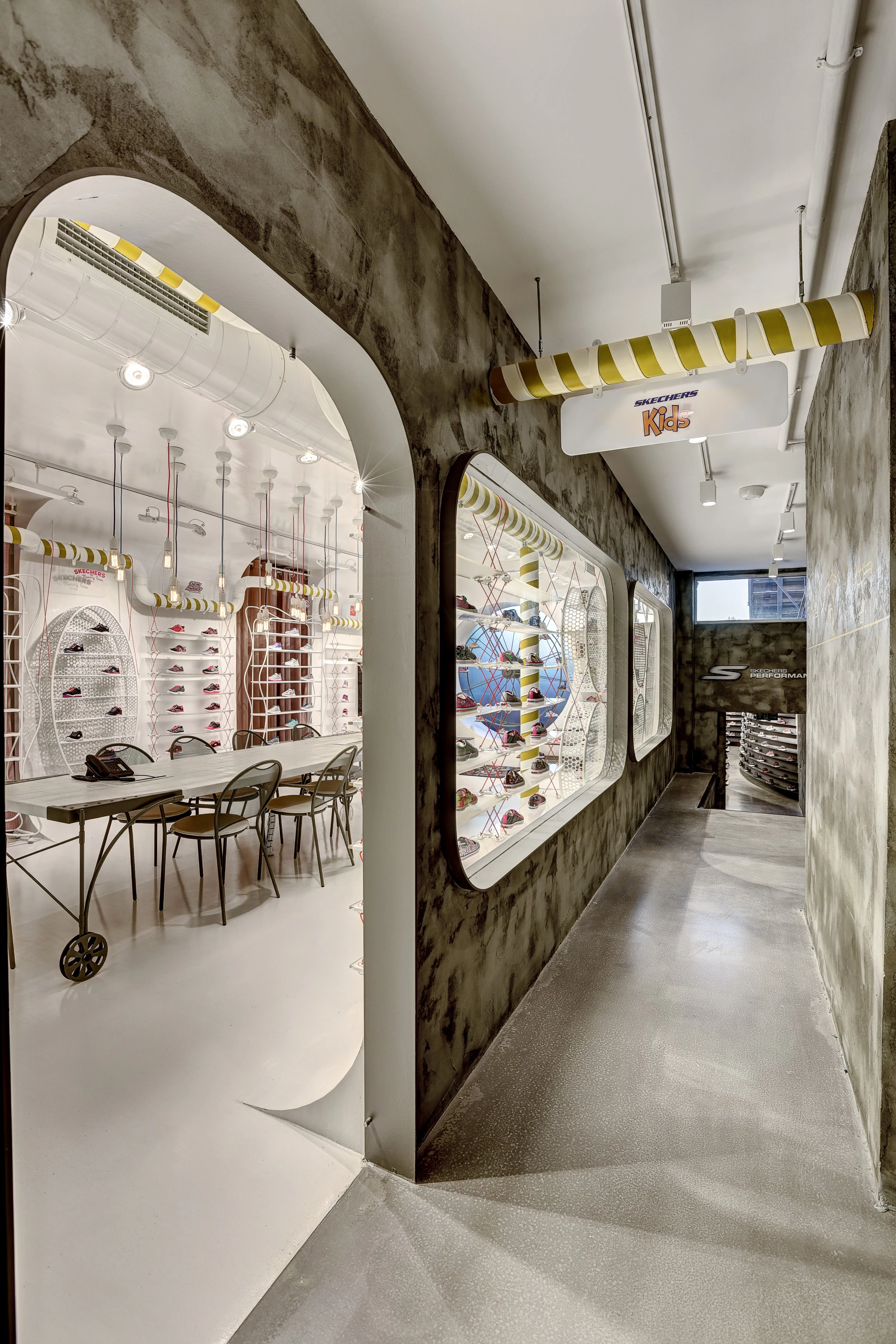 童趣空间 · Skechers TR 儿童鞋展示厅-11