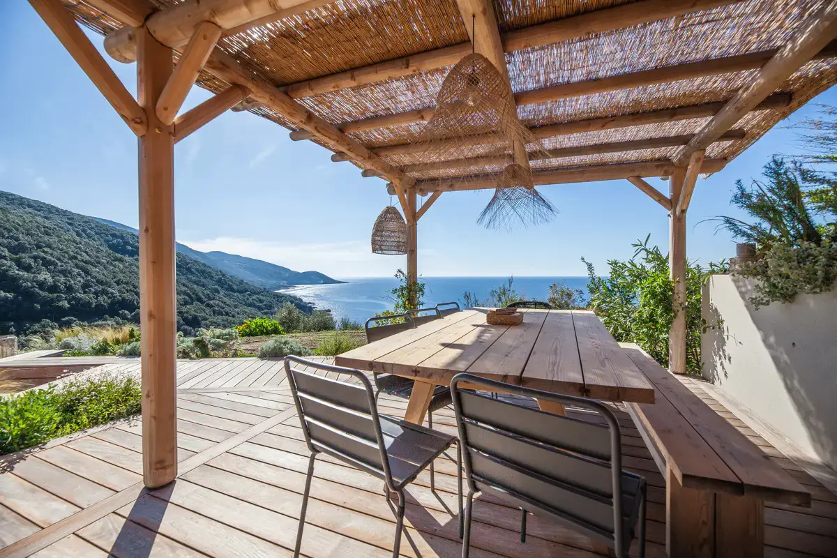 科西嘉海畔的完美融合 | 建筑大师的环保海景房-20