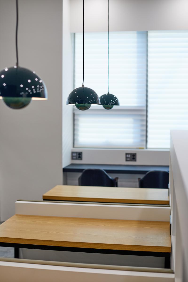 首尔 50 平极简咖啡厅，打造温馨交流空间-15