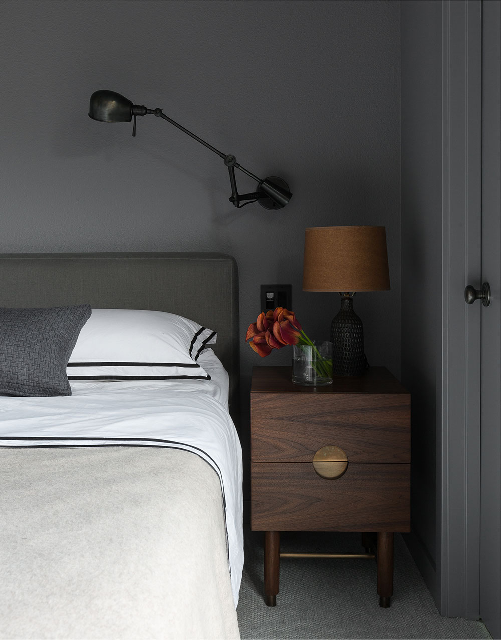 华盛顿西雅图前消防站打造的时尚单身公寓-13