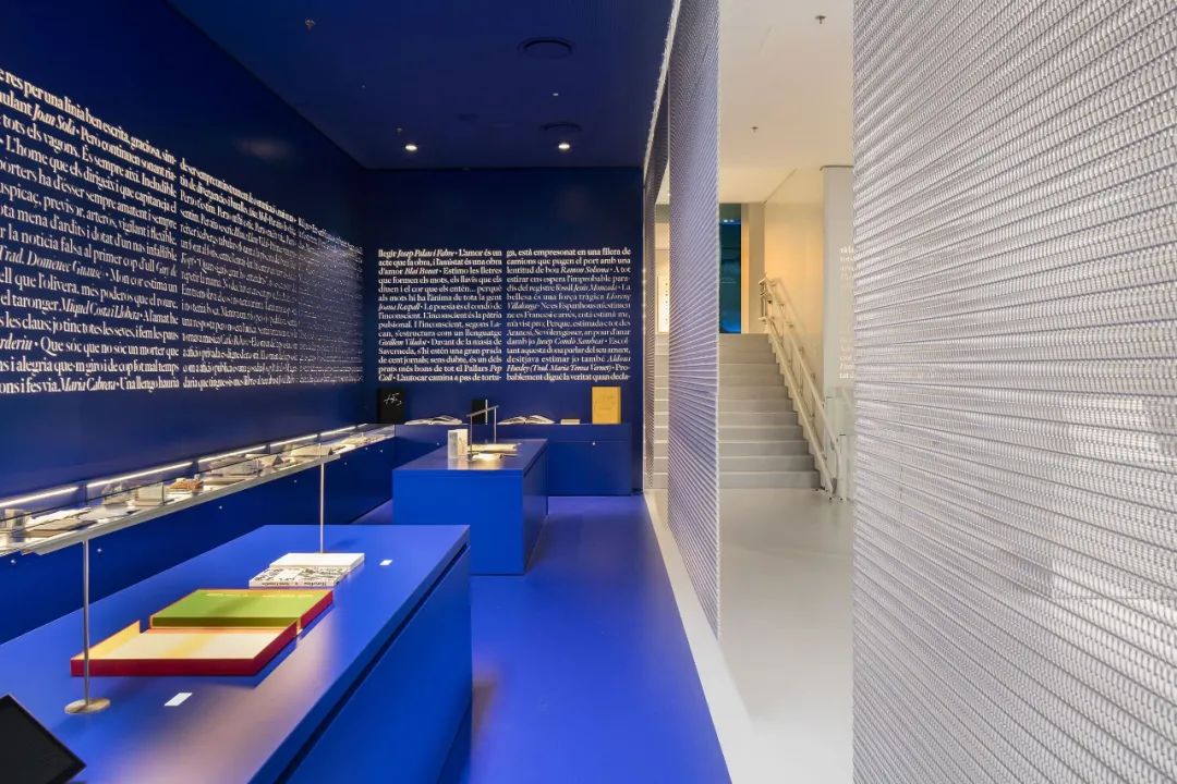 Ona 书店丨西班牙巴塞罗那丨Mediapro 展览公司-21