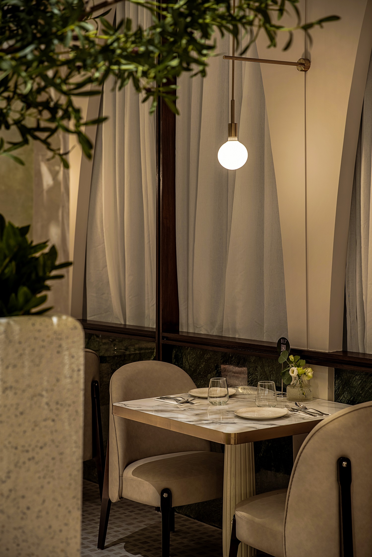 森榄•漂浮露台西餐厅丨中国重庆丨重庆顺意装饰公司-24