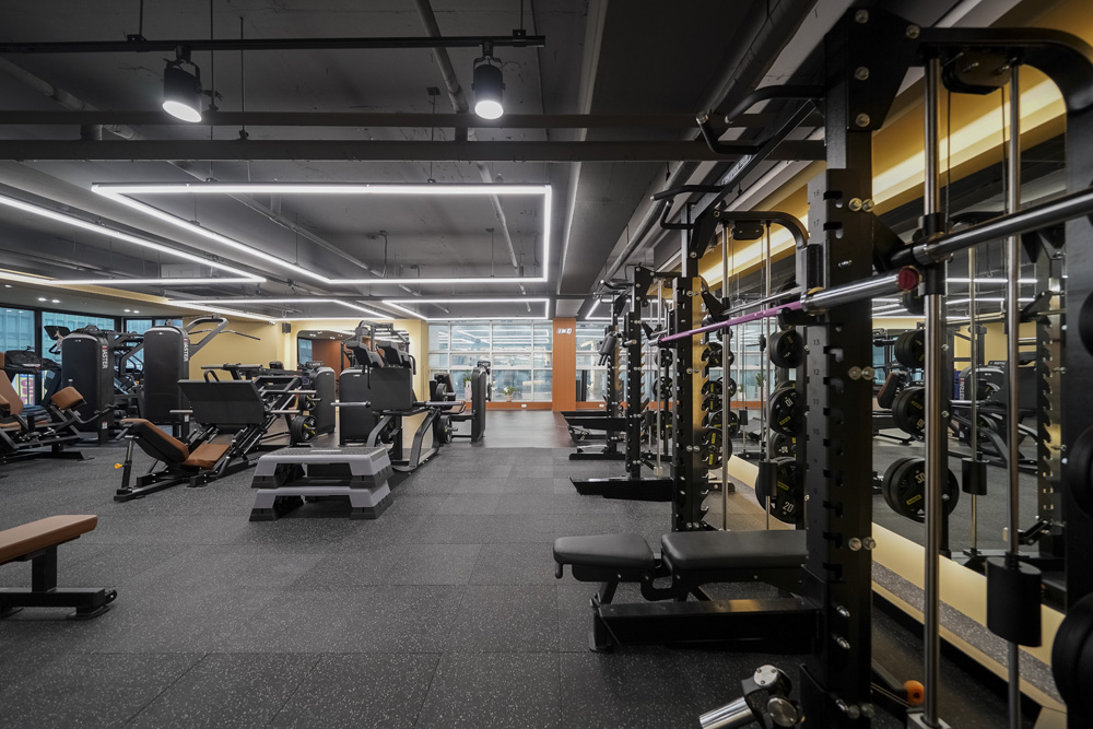 黑色与橙色的碰撞 | 49 平米迷你公寓的惊艳设计-5