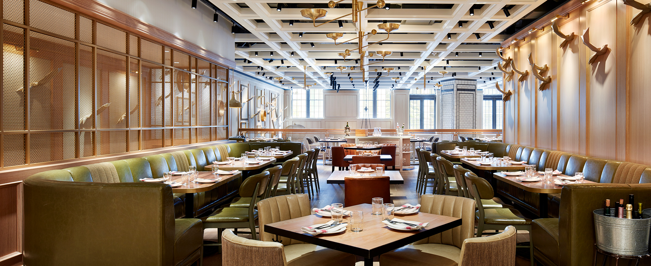 温哥华“南丁格尔”餐厅,穿越时光的复古绅士俱乐部-11