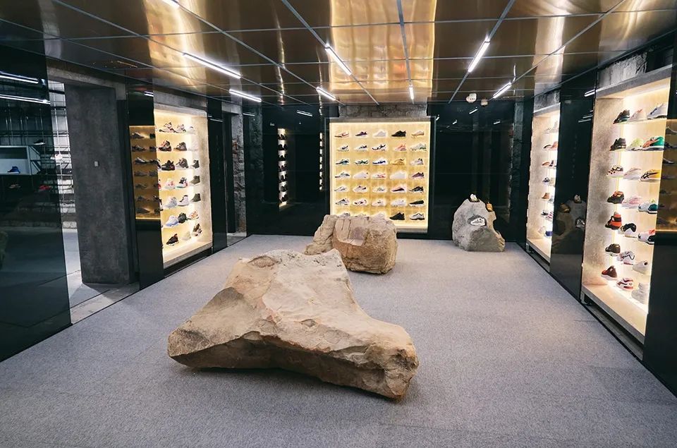 WISH ATL 街头服装和运动鞋精品店设计-17