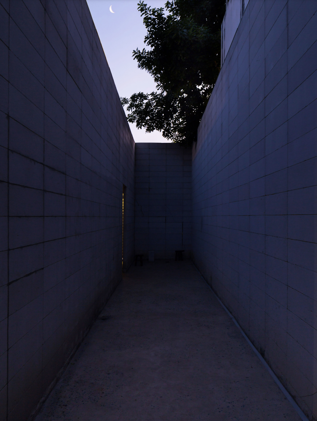 办公室设计中的开放与封闭、宁静与活力的空间对话-30