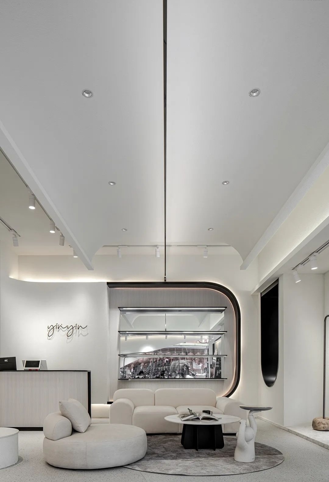 光与弧线共舞 · 普宁商业空间新典范丨中国广东丨深圳市陈浩鹏室内设计事务所-18