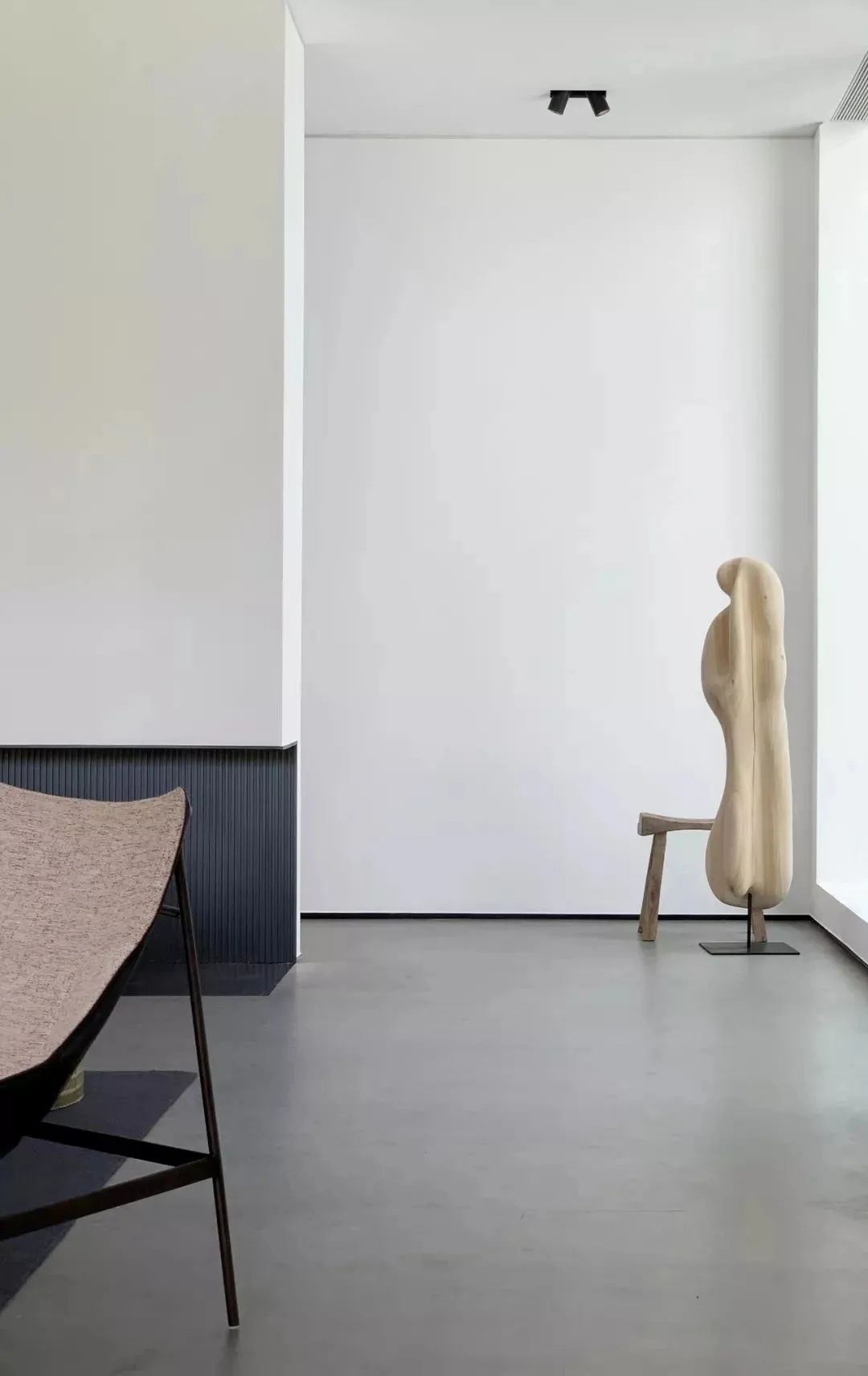 刘雯 700㎡极简工作室丨W.DA 王践设计-40