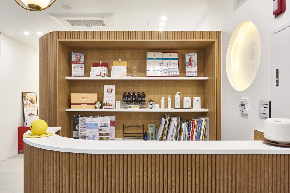 14 平白色木质小空间，极简设计的完美呈现-10