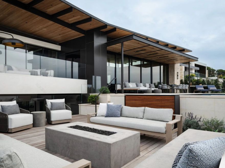 “Stranded in Paradise”(滞留天堂)-25