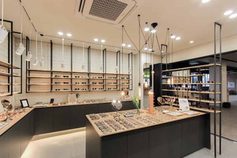 现代简约 12 平米眼镜店设计-11