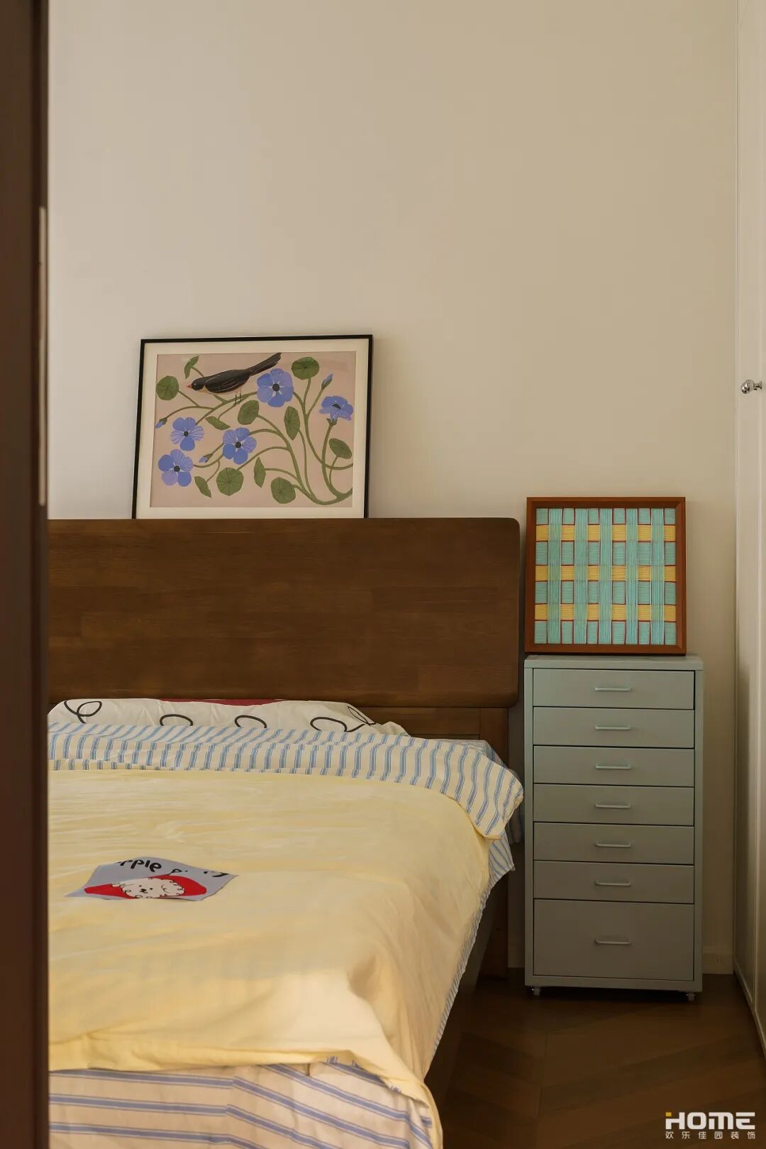 佳园实景|莓想|105㎡包豪斯中古风，三室改两室，大胆鲜活的色彩推门直接被硬控！-59