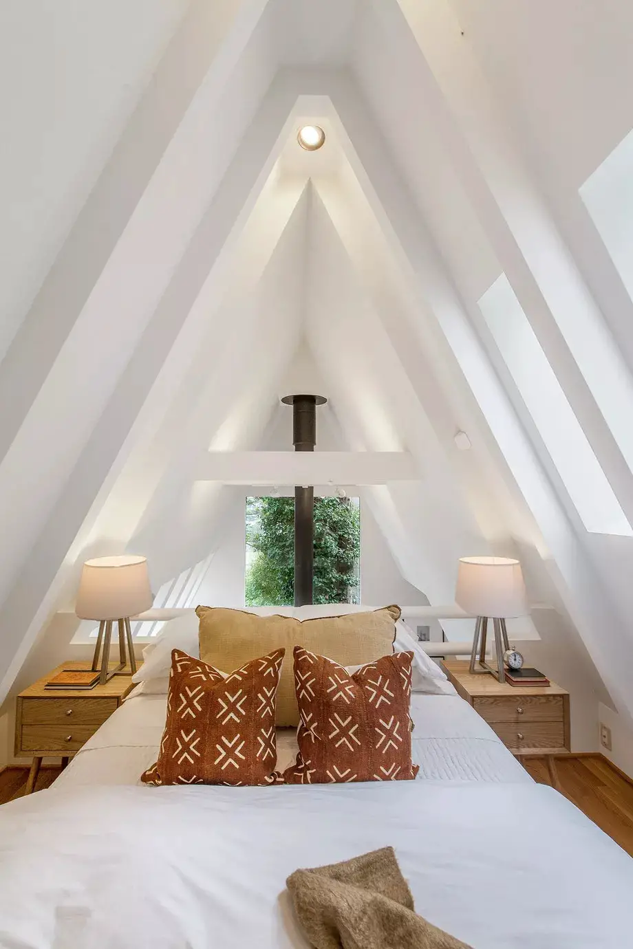 加州 Sausalito 度假屋的 A 型框架设计-17