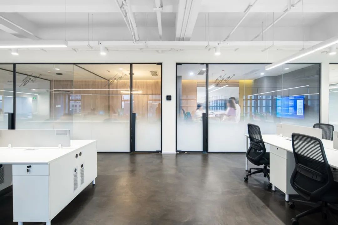 静谧时尚|灰色调办公空间-59