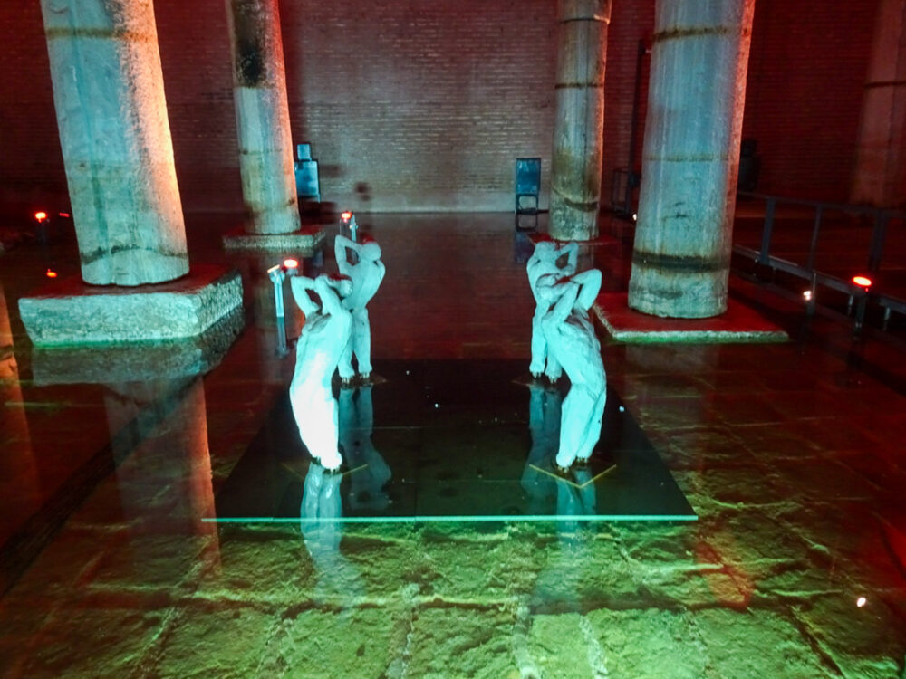 イスタンブールの地下宮殿(伊斯坦布尔的地下宫殿)丨不明-59