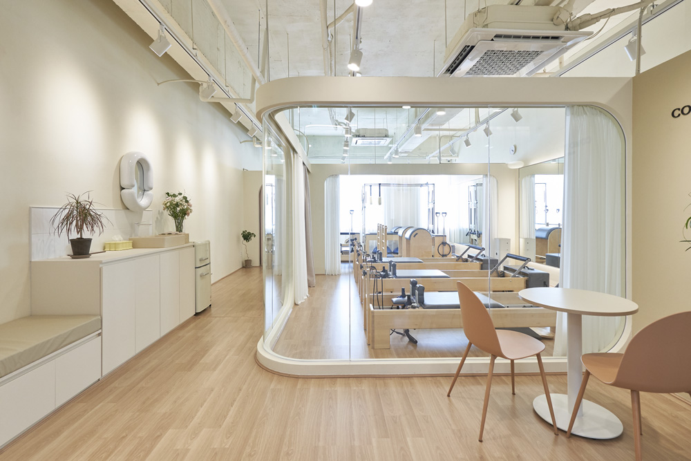 白色与木质，打造高级设计感的 20 平米公寓-3