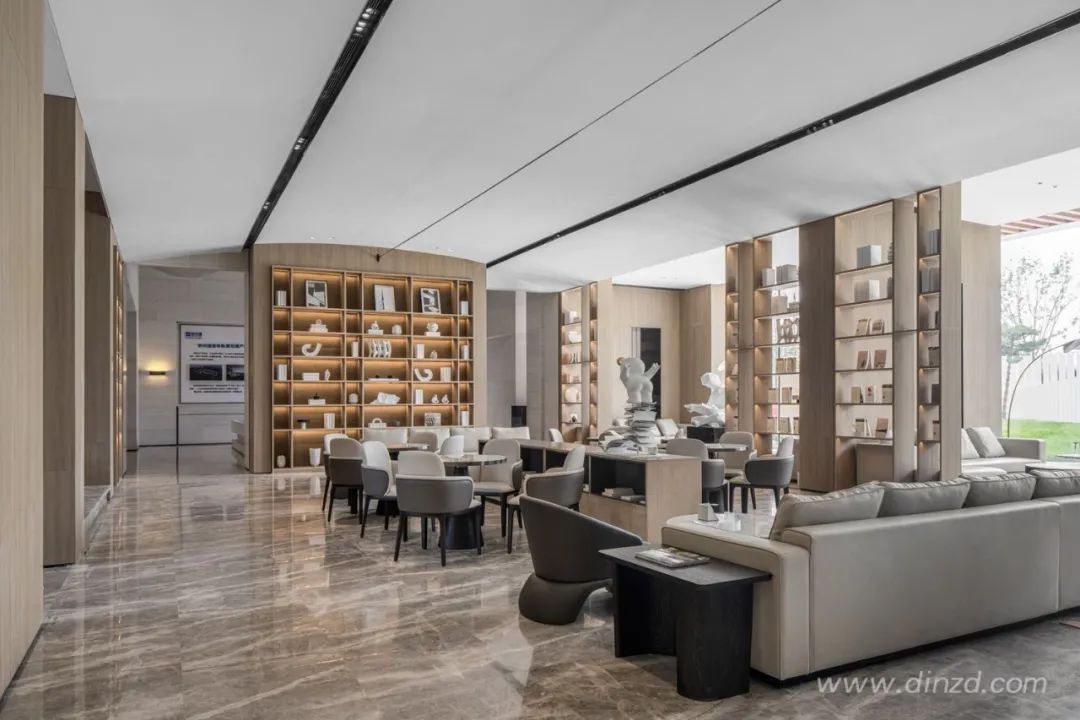 青岛 MOMA 通汇当代阅销售中心 | 现代与线条主义的艺术混搭-22