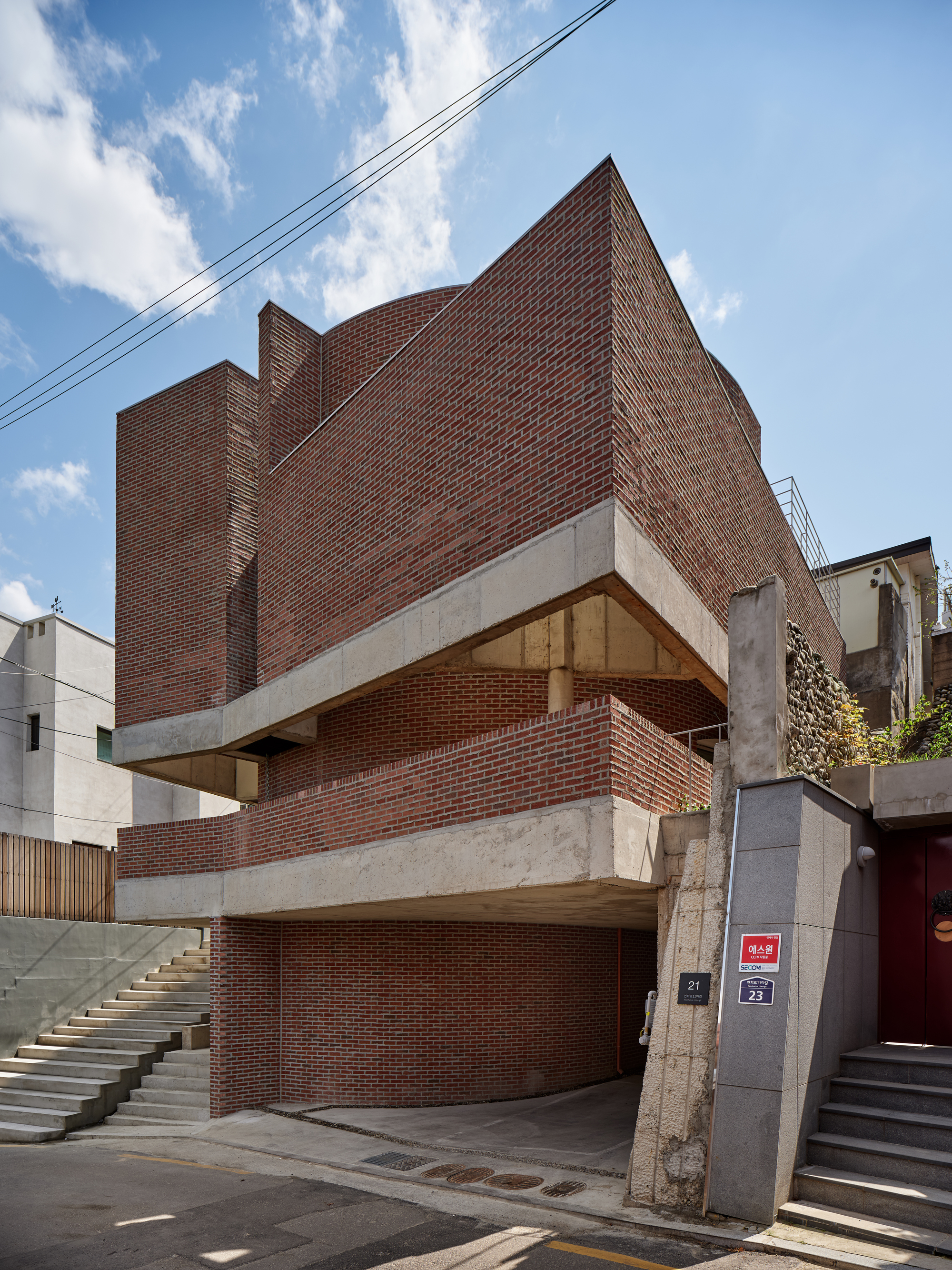 Alley in the House / FHHH FRIENDS-23