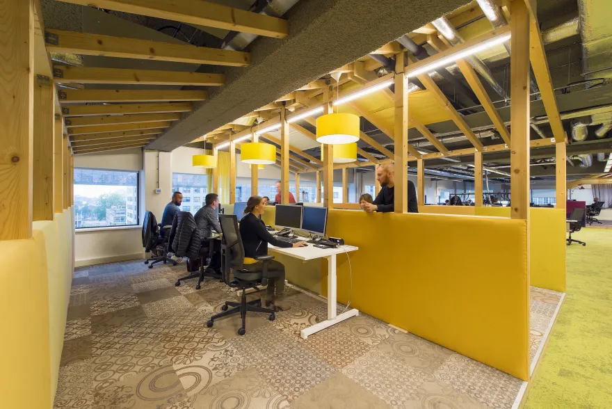 荷兰 VodafoneZiggo 呼叫中心-31