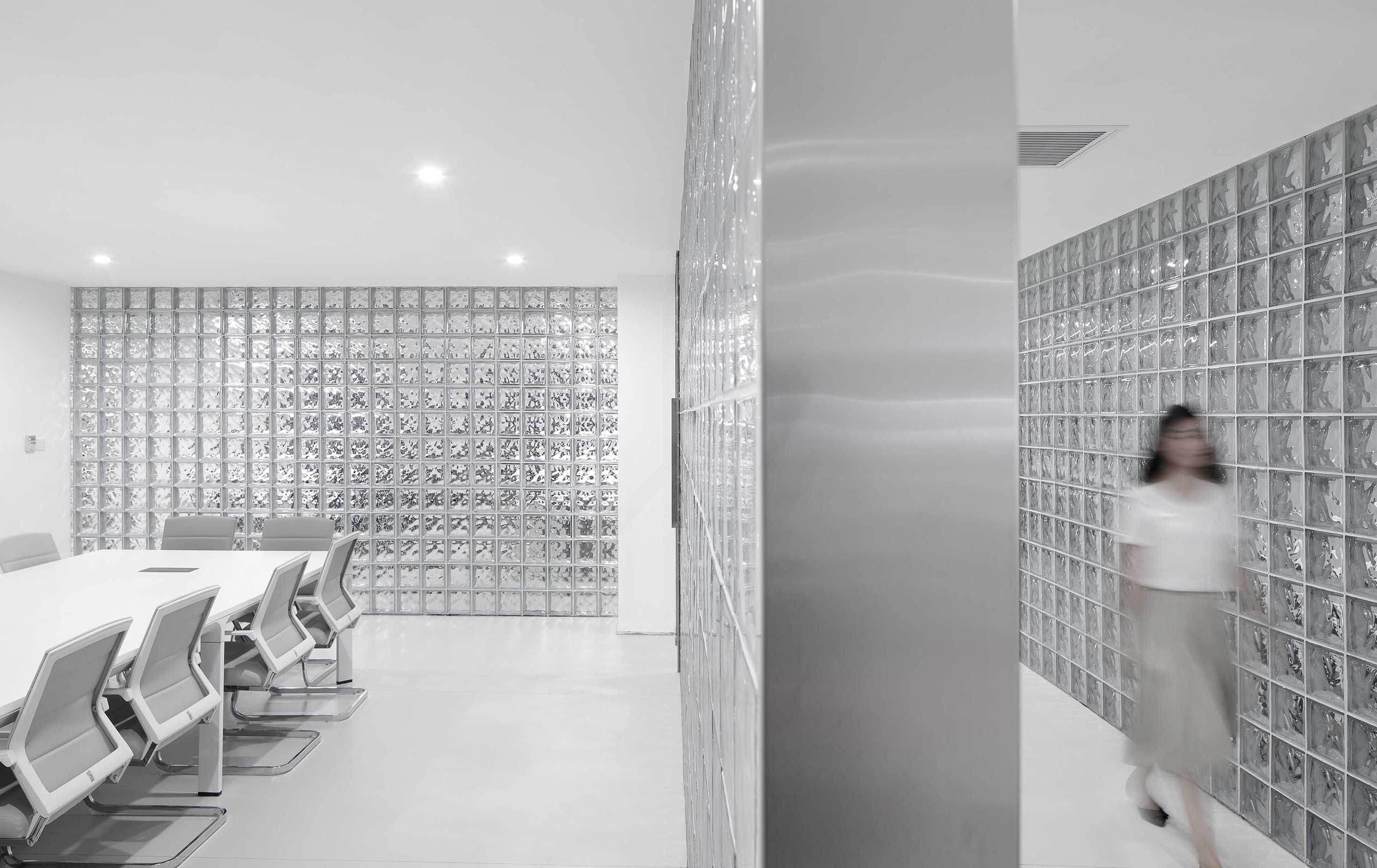 郦文曦建筑事务所打造的游戏公司办公室空间设计-58