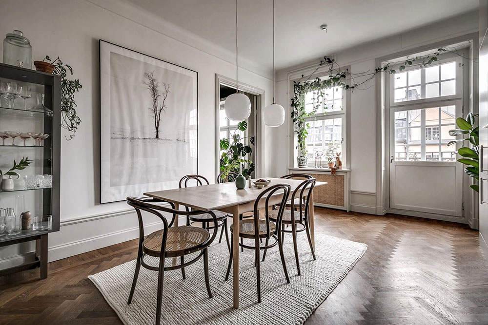 北欧风格公寓的黑色天花板设计-14