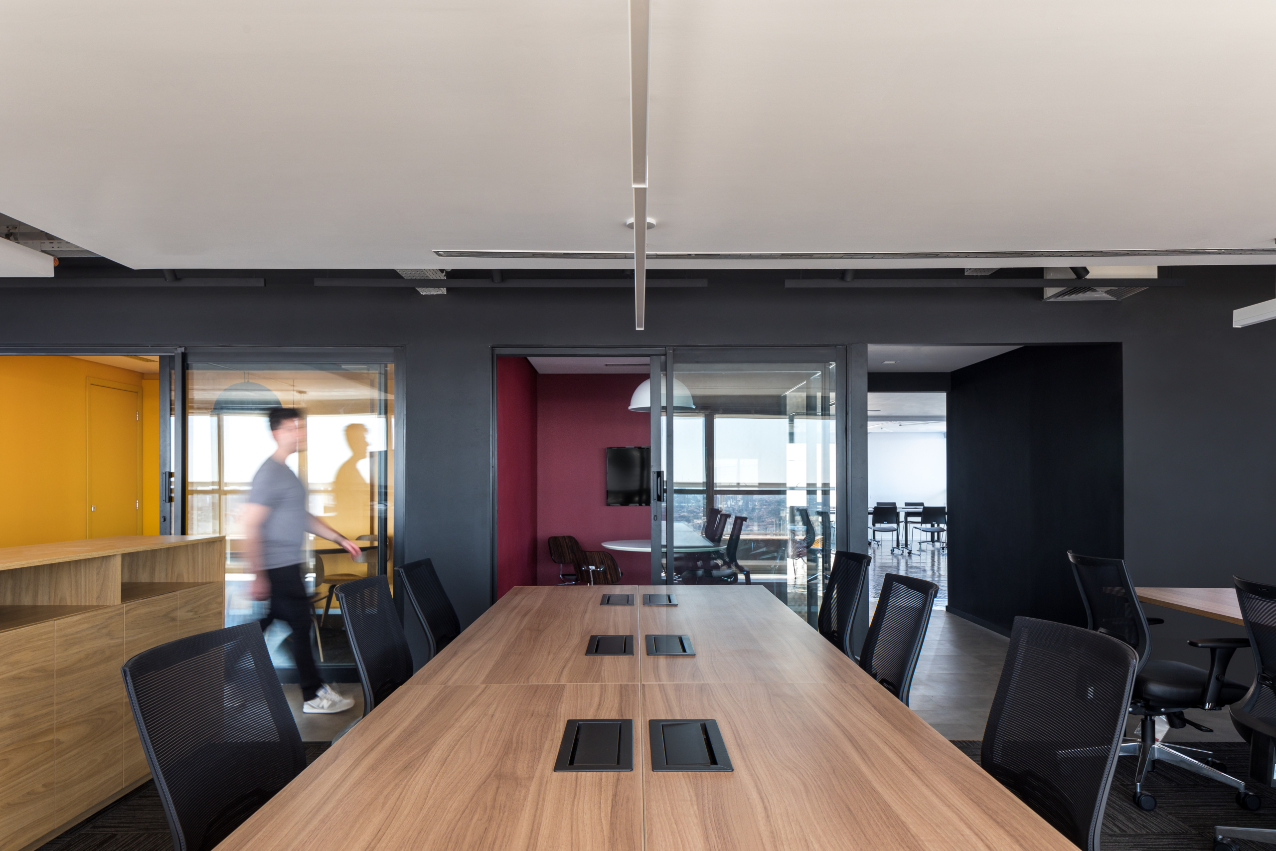 A Look Inside Senai’s New Londrina Office - Officelovin'-5