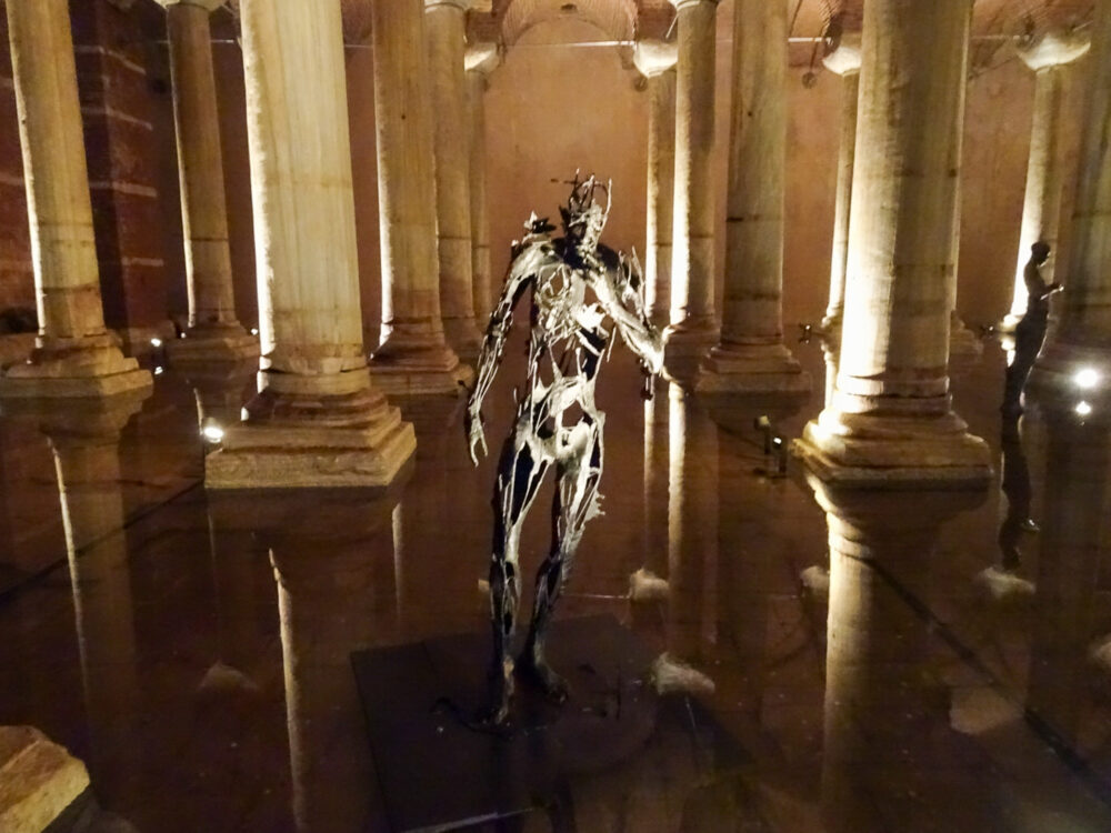 イスタンブールの地下宮殿(伊斯坦布尔的地下宫殿)丨不明-37