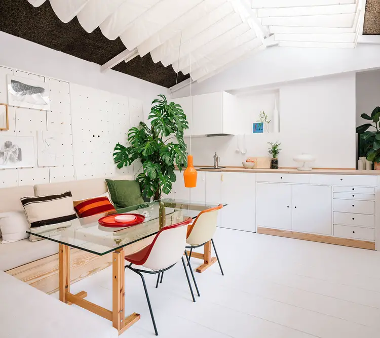 马德里 50m2 迷你之家 | 设计师巧妙运用镜子扩展空间-3